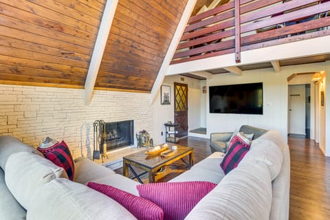 Family-Friendly Lake Arrowhead Cabin w/ Game Room! House in Lake Arrowhead