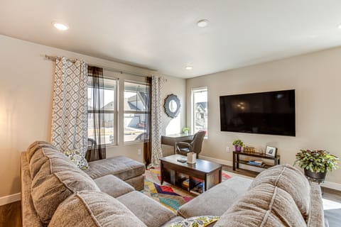 Beautiful Home w/ Bonus Room & Prime Location! House in Brighton