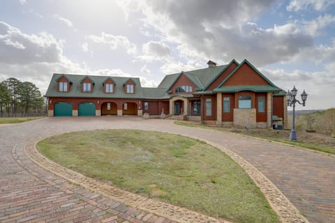 366 Shared Acres, Lake Access: Ozark Getaway! House in Fairfield Bay