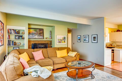 SeaTac Home w/ Patio & Grill - 3 Mi to Airport! House in SeaTac