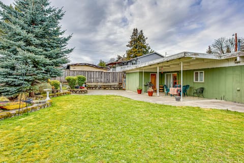 SeaTac Home w/ Patio & Grill - 3 Mi to Airport! House in SeaTac