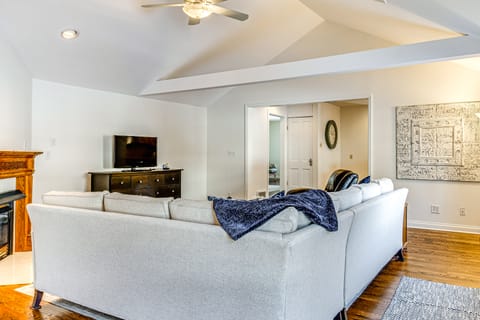 Walk to Main St & Parks: Zionsville Village Home House in Indiana