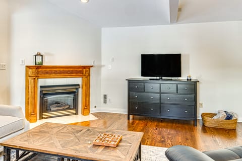 Walk to Main St & Parks: Zionsville Village Home House in Indiana