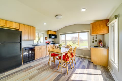 3 Mi to Caesars Casino: Indiana Retreat w/ Patio! House in Jefferson County