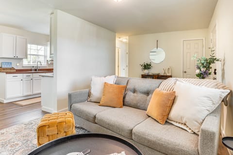 4 Mi to Dtwn: Dog-Friendly Fayetteville Home House in Fayetteville