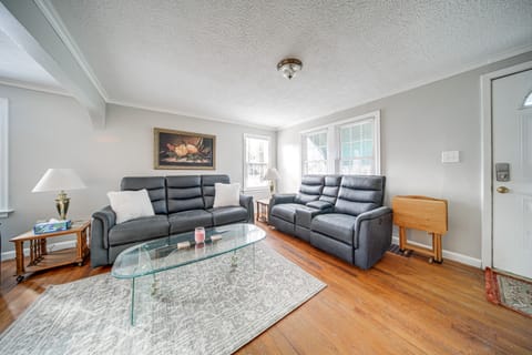 Walk to Lake Erie & Beach Access: Home w/ Deck! House in Millcreek Township