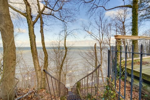 Walk to Lake Erie & Beach Access: Home w/ Deck! House in Millcreek Township