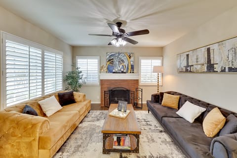 4 Mi to Dtwn: Riverside Gem w/ Pool & Game Room House in Riverside
