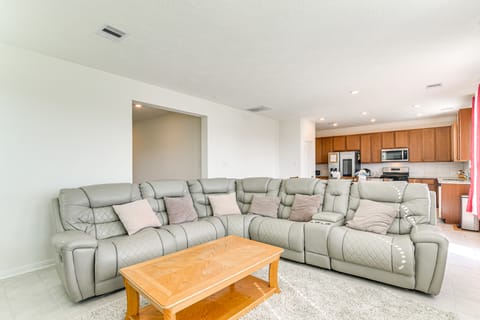 11 Mi to Beach: La Marque Home w/ Patio! House in La Marque