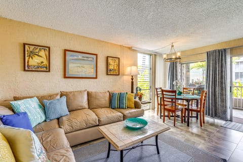 Steps from Beach & 2 Mi to Town: Condo w/ AC! Apartment in Holualoa