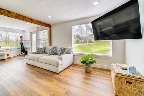 Peaceful Home w/ Patio on 30 Acres in Coxs Creek! House in Indiana