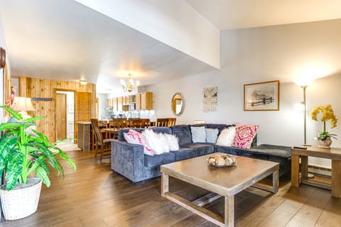 Walk to Main Street: Breck Condo w/ Balcony! Apartment in Breckenridge