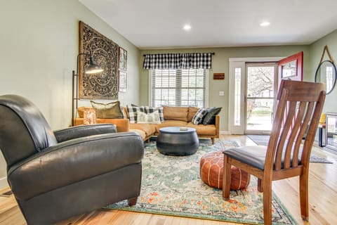 1 Mi to Dtwn Black Mountain: Home w/ Patio & Yard House in Black Mountain