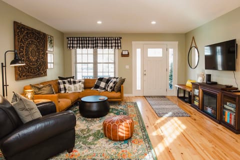 1 Mi to Dtwn Black Mountain: Home w/ Patio & Yard House in Black Mountain