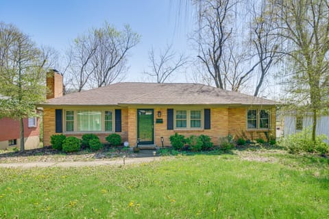 4 Mi to Churchill Downs: Updated Retreat w/ Deck! House in Jefferson County