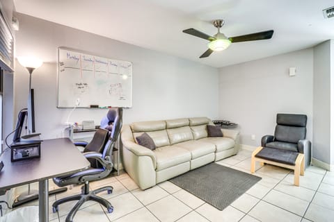4 Mi to Dtwn: Gem w/ Pool Access & Patio in Austin Apartment in Austin