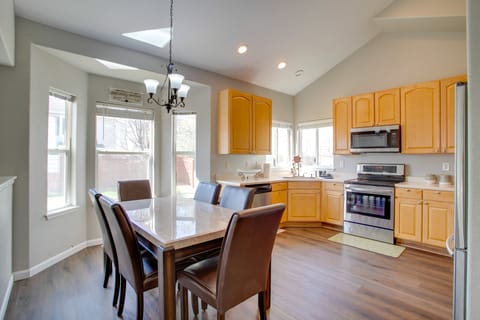 17 Mi to Dtwn Denver: Family Home w/ Private Yard House in Commerce City