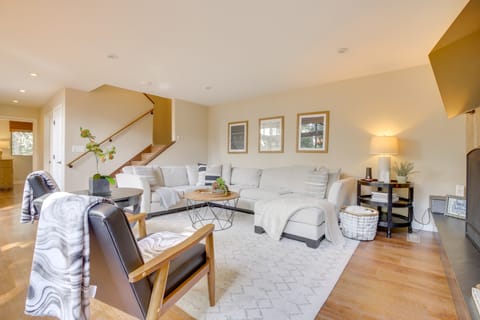 Walk to Lake Arrowhead Village: Gem w/ Lake Access House in Lake Arrowhead