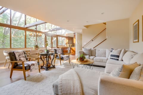 Walk to Lake Arrowhead Village: Gem w/ Lake Access House in Lake Arrowhead