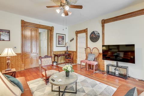 Walk to Medina Public Square: 1880 Historic Home Apartment in Ohio