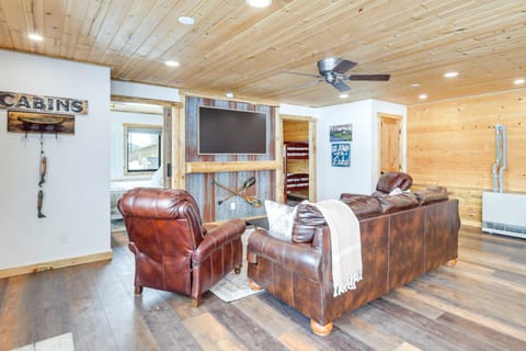 Modern Granby Retreat: Fish, Hike & Relax! House in Granby