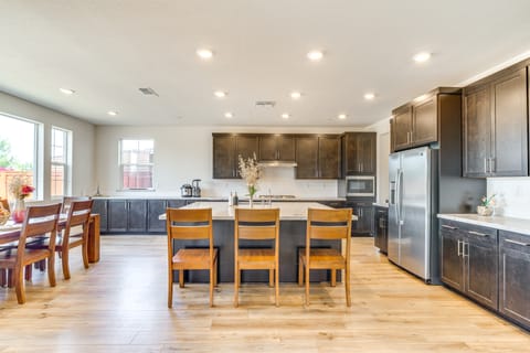 Pool Paradise: Spacious Tracy Home w/ Yard! House in Tracy