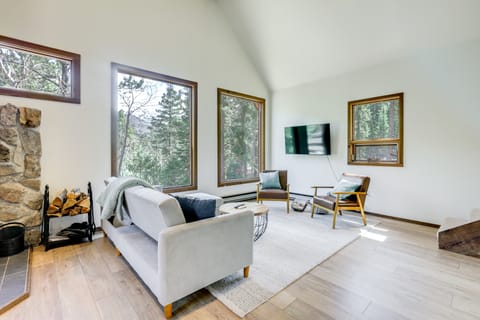 Steps to Crystal River: Hideaway w/ Mountain Views House in Colorado