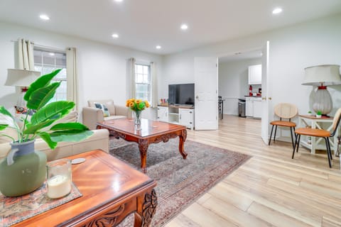 Near Parks + Restaurants: Updated Toledo Apt! Apartment in Toledo