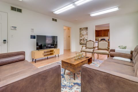 Sight See & Explore! Apt 7 Mi to Dtwn Toledo Apartment in Toledo