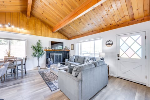 Close to Skiing & Lake: Big Bear Mountain Getaway Apartment in Big Bear