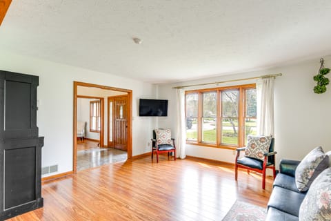 Bike, Fish, Golf & More: Stately Tudor in Mogadore House in Ohio