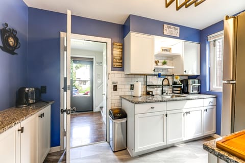 1 Mi to University of Cincinnati: Avondale Gem! Apartment in Cincinnati