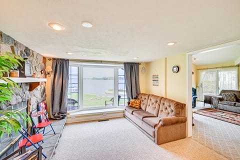 Scenic Views: Spacious Webster Lake House! House in Indiana