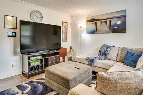 8 Mi to Dtwn Indianapolis: Family Home w/ Yard! House in Pike Township