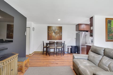 Stay & Play in San Diego: Charming Condo! Apartment in Rancho Penasquitos
