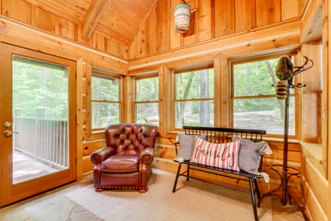 2 Mi to GSMNP: Peaceful & Scenic Cabin w/ Deck House in Sevier County