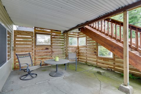 Private Patio: Portland Pad Near Parks! Apartment in Lake Oswego