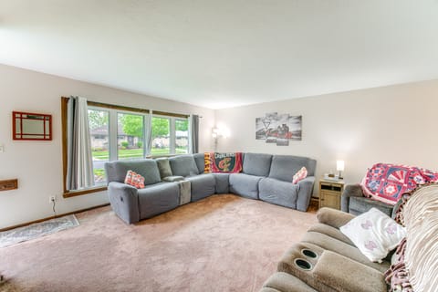 8 Mi to Cleveland: Family Home w/ Fenced Backyard! House in Brooklyn