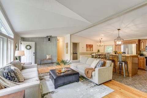 Walk to River: Loudonville Retreat w/ Hot Tub! House in Ohio