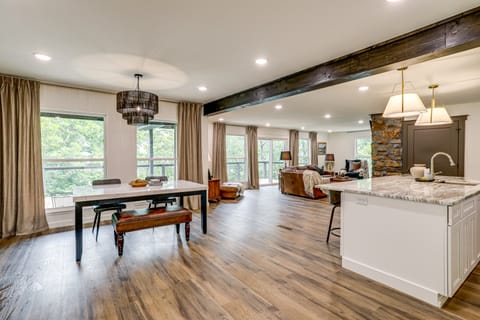 Greers Ferry Lake Retreat: Game Room + Fire Pit! House in Greers Ferry Lake