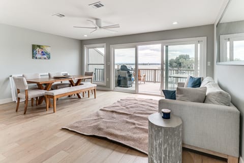 Private Boat Dock: Horseshoe Bay Lakefront Retreat Apartment in Lake Lyndon B Johnson