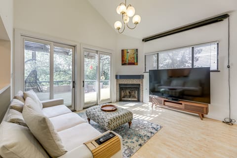 Pool & Trail Access On-Site: Barton Creek Condo! Apartment in Austin