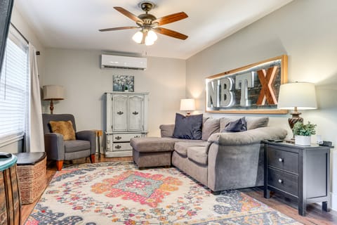 Farmhouse w/Backyard Barn-Close River Access! House in New Braunfels