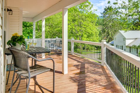 Walk to Dtwn Waynesville: Home w/ Deck! House in Waynesville