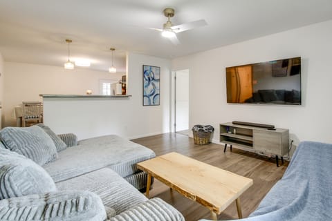 Commuter-Friendly Home: 3 Mi to Dtwn Knoxville! House in Knoxville