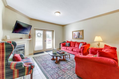 'Mountain Escape' w/ Pool Access in Pigeon Forge! Apartment in Pigeon Forge