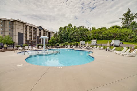 'Mountain Escape' w/ Pool Access in Pigeon Forge! Apartment in Pigeon Forge