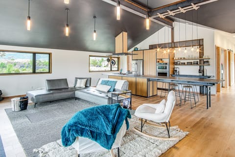 Walk to River: 6-Acre Ranch Retreat in Salida! House in Colorado