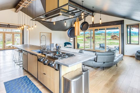 Walk to River: 6-Acre Ranch Retreat in Salida! House in Colorado