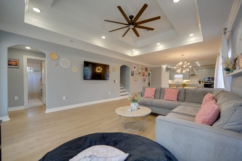 Heated Cocktail Pool, Sauna & Spa! Canyon Lake Gem House in Canyon Lake